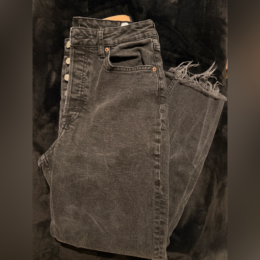 H&M Divided High Waisted Black Frayed Hem Women Jeans